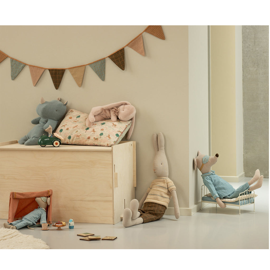 Hase mit Hose und Strickpullover | Maileg | Kuscheltier