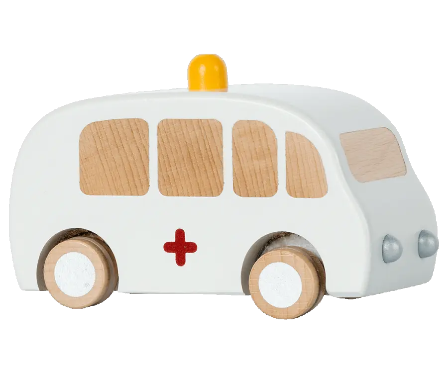 Krankenwagen aus Holz - Feder&Konfetti