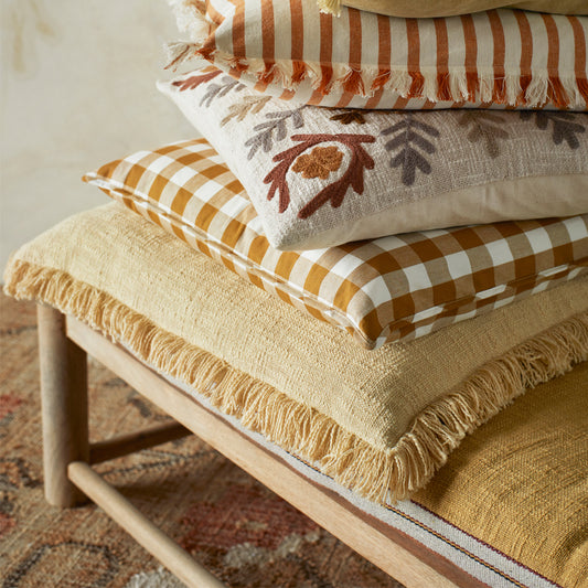 Suzani Cushion Cover | Madam Stoltz | Bestickte Kissenhülle | 3 Varianten