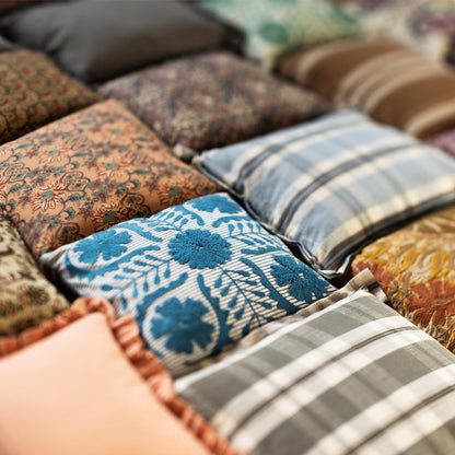 Suzani Cushion Cover | Madam Stoltz | Bestickte Kissenhülle | 3 Varianten