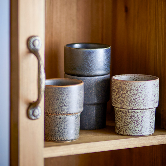 Ewan | Steingut-Tasse | 4 Varianten