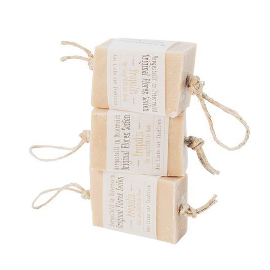 Wohlfühlzeit | Kaltgerührte Seife – hängend mit Kordel