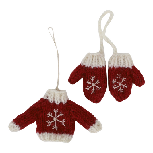 Knitted Sweater & Gloves | Filzanhänger