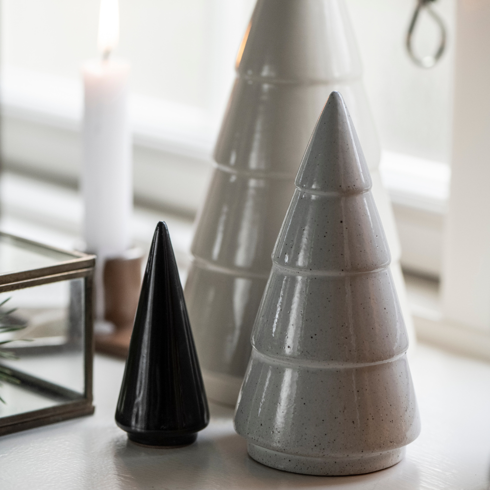 Tannenbaum stehend gerillt | Porzellanfigur | 2 Farben