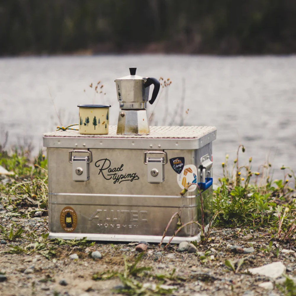 Emaille-Tasse ROADTYPING | 4 Varianten