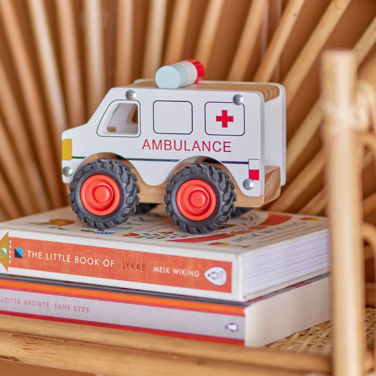 Spielzeugauto Krankenwagen Bloomingville