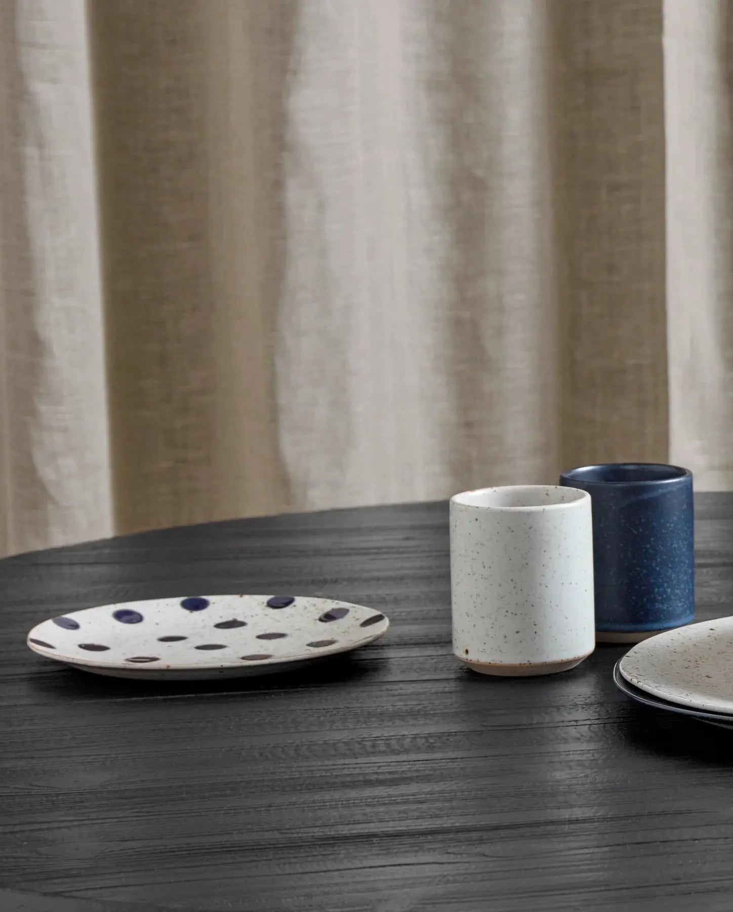 Teller GRAINY DOT | sand - dark blue - Feder&Konfetti