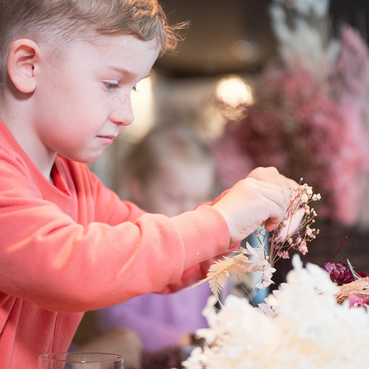 Mini-Magie – Kinderworkshop: Dekogläser befüllen