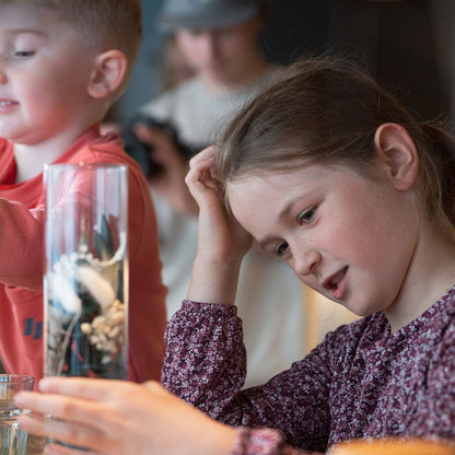 Mini-Magie – Kinderworkshop: Dekogläser befüllen